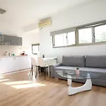 Peaceful Apartment Next To Gordon Beach By Vacay
